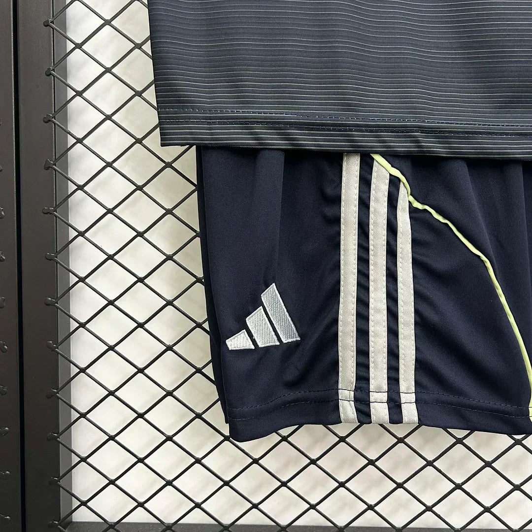 2025/2026 Real Madrid Visitante Kit Talla Niño