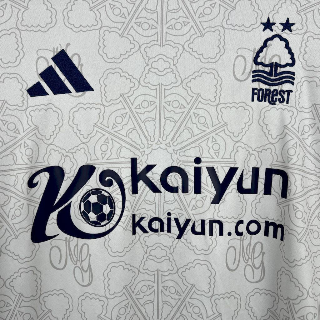 2025/2026 Kit da trasferta del Nottingham Forest