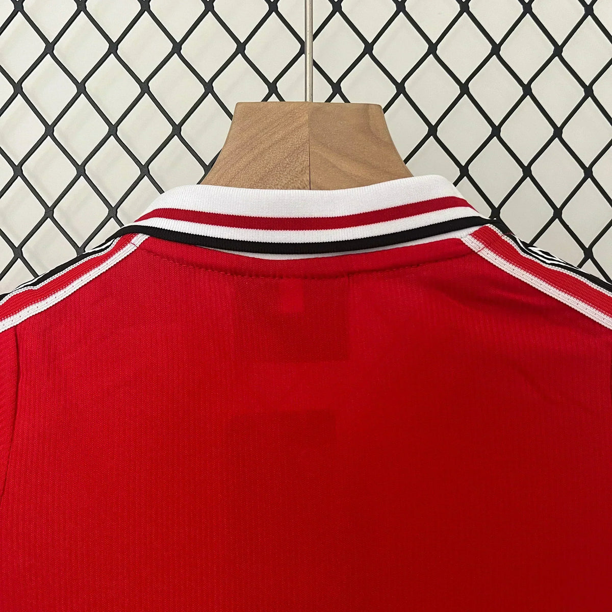 Manchester United 1998/1999 Home Kids Size