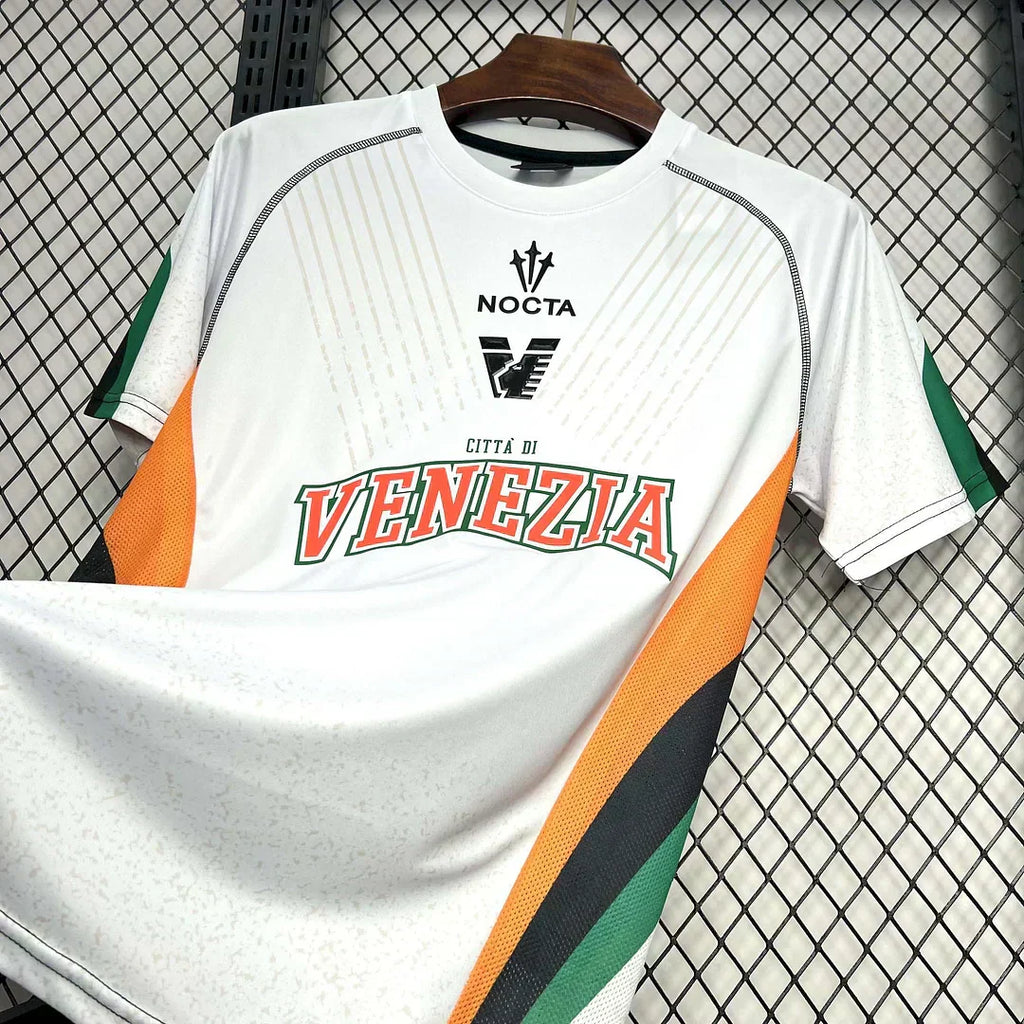 Kit da trasferta Venezia FC 2024-2025