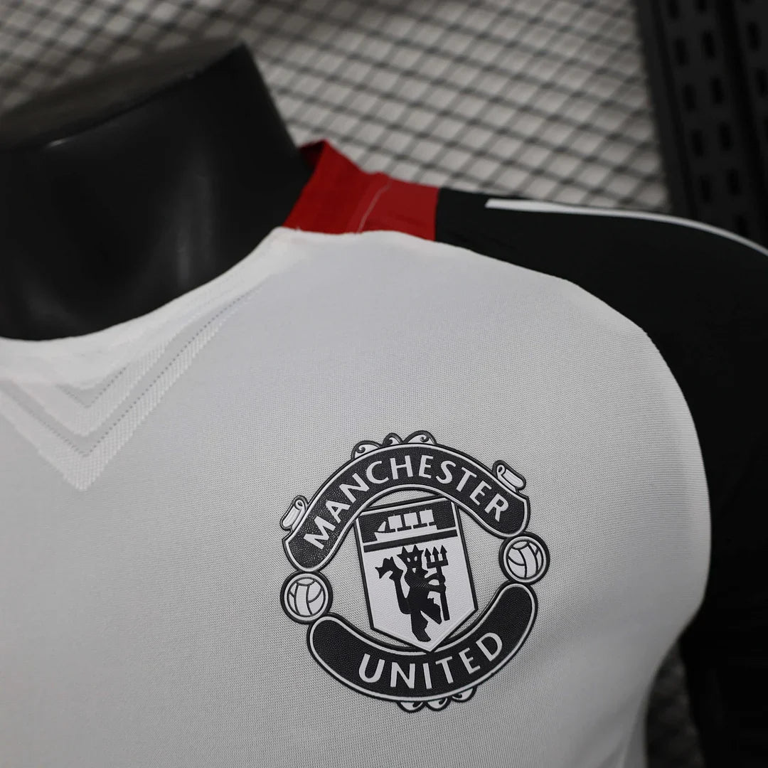 Divisa pre-partita Manchester United 2024/2025