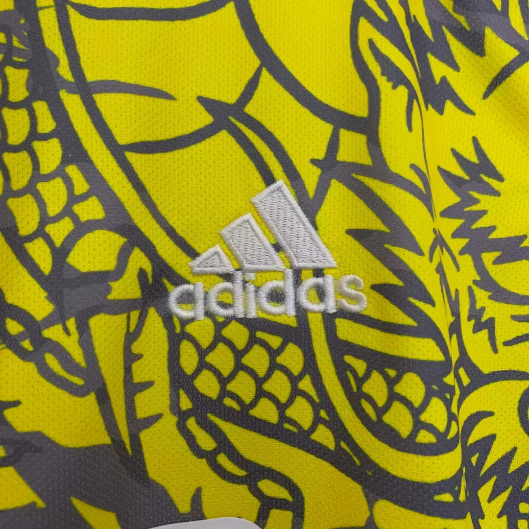 Real Madrid "Dragón Amarillo" Edición Especial