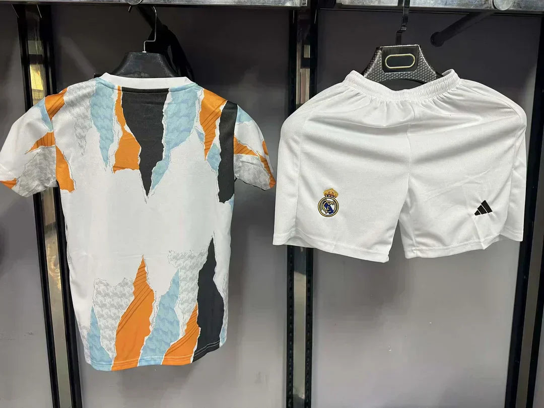 2025/2026 Real Madrid Abbigliamento da allenamento Taglia Bambino