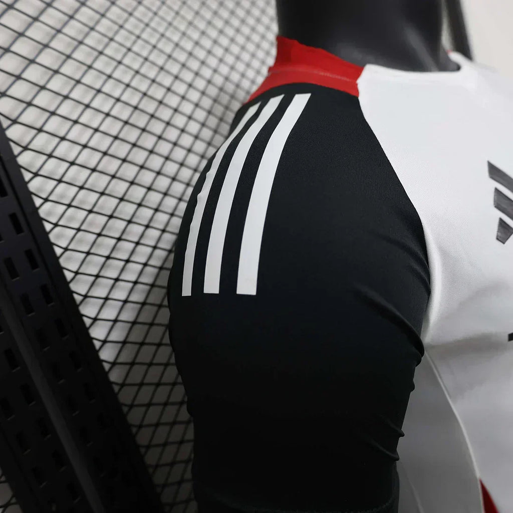 Divisa pre-partita Manchester United 2024/2025