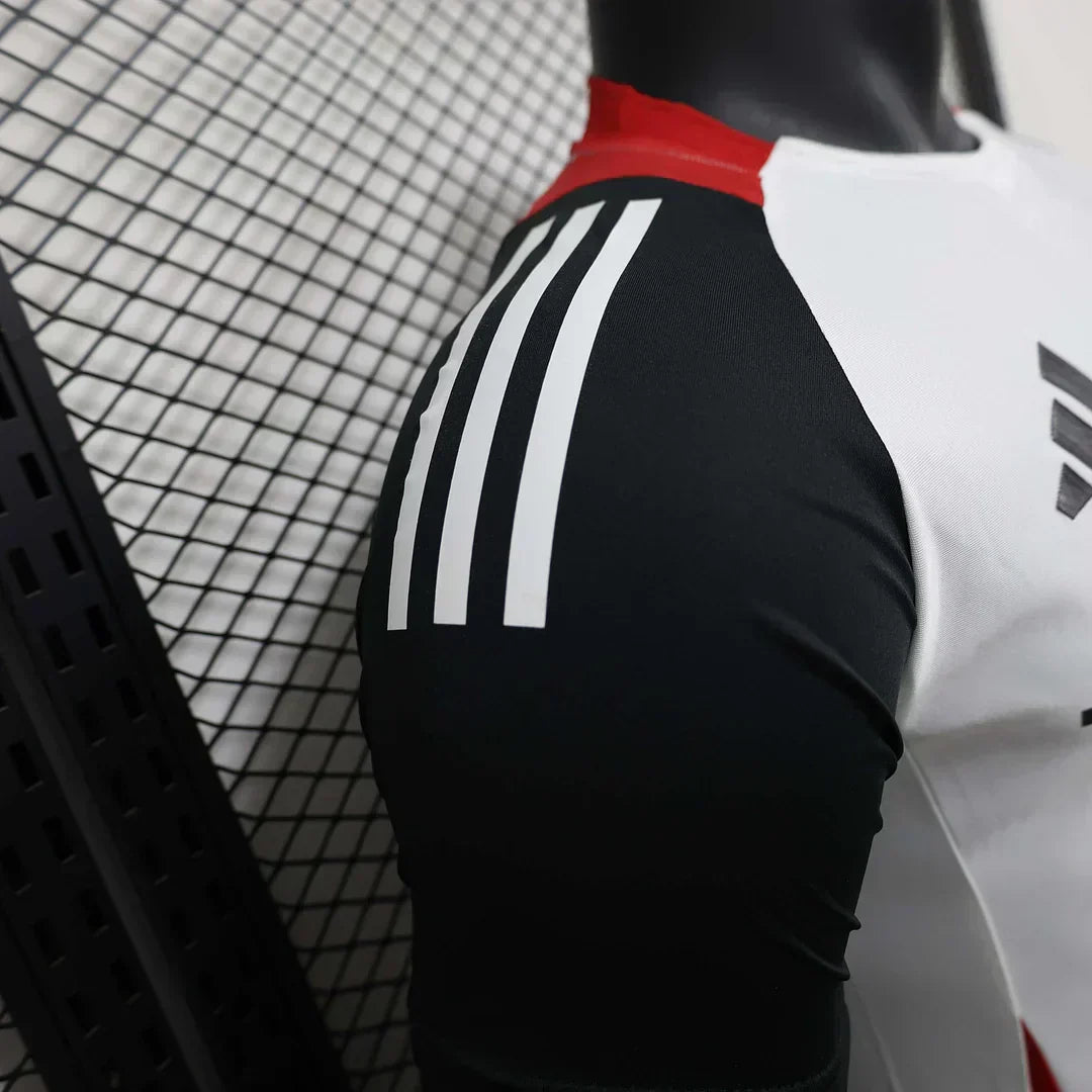 Divisa pre-partita Manchester United 2024/2025