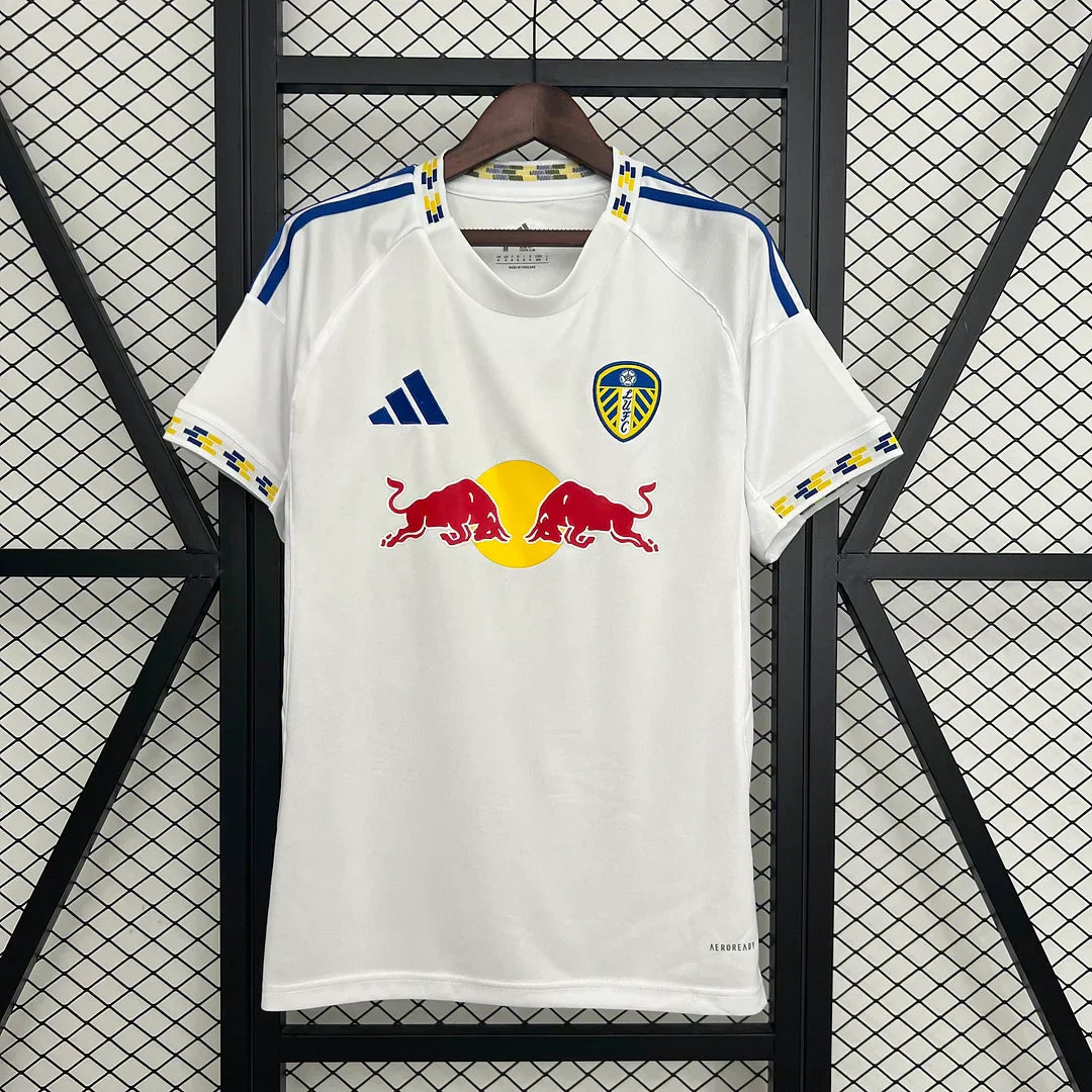 Kit locale Leeds United 2025/2026