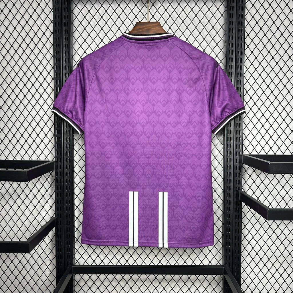 Divisa locale del Real Valladolid 2024-2025
