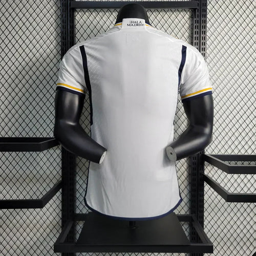 Kit ufficiale Real Madrid 2023/2024