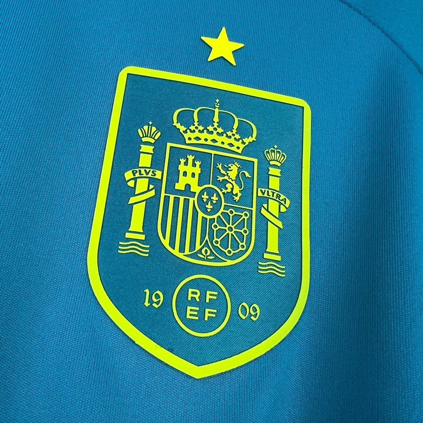 España Local Portero Kit 2026