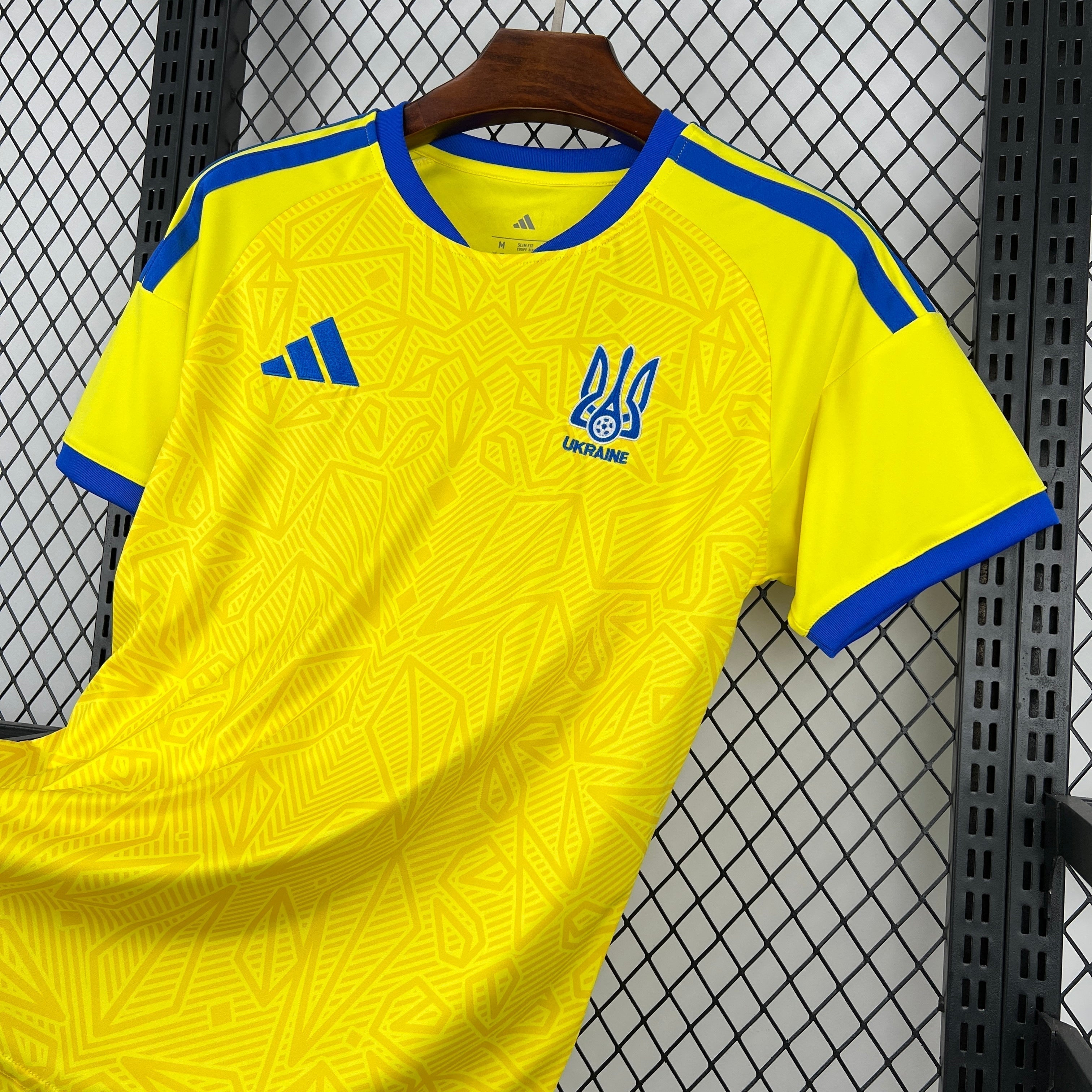 Ucrania Local Kit 2026