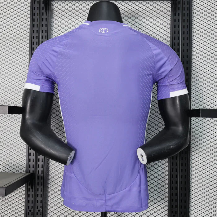 Kit alternativo Real Madrid 2024/2025