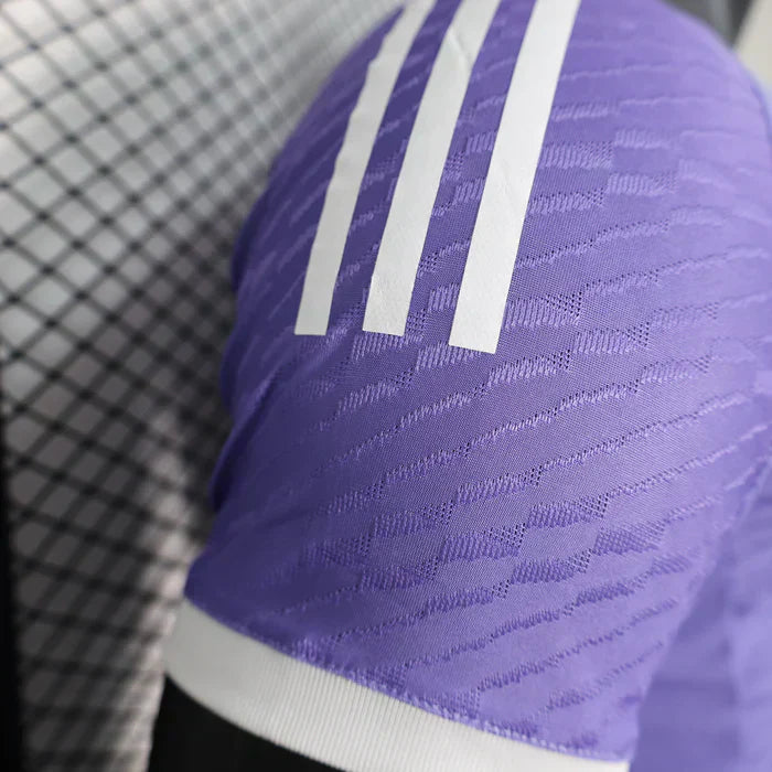 Kit alternativo Real Madrid 2024/2025