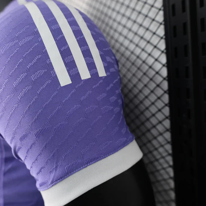 Kit alternativo Real Madrid 2024/2025