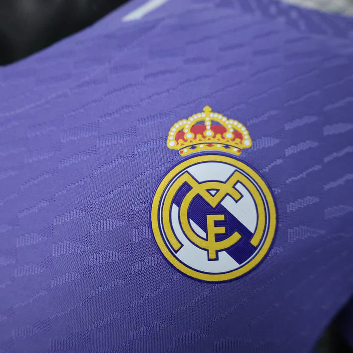 Kit alternativo Real Madrid 2024/2025