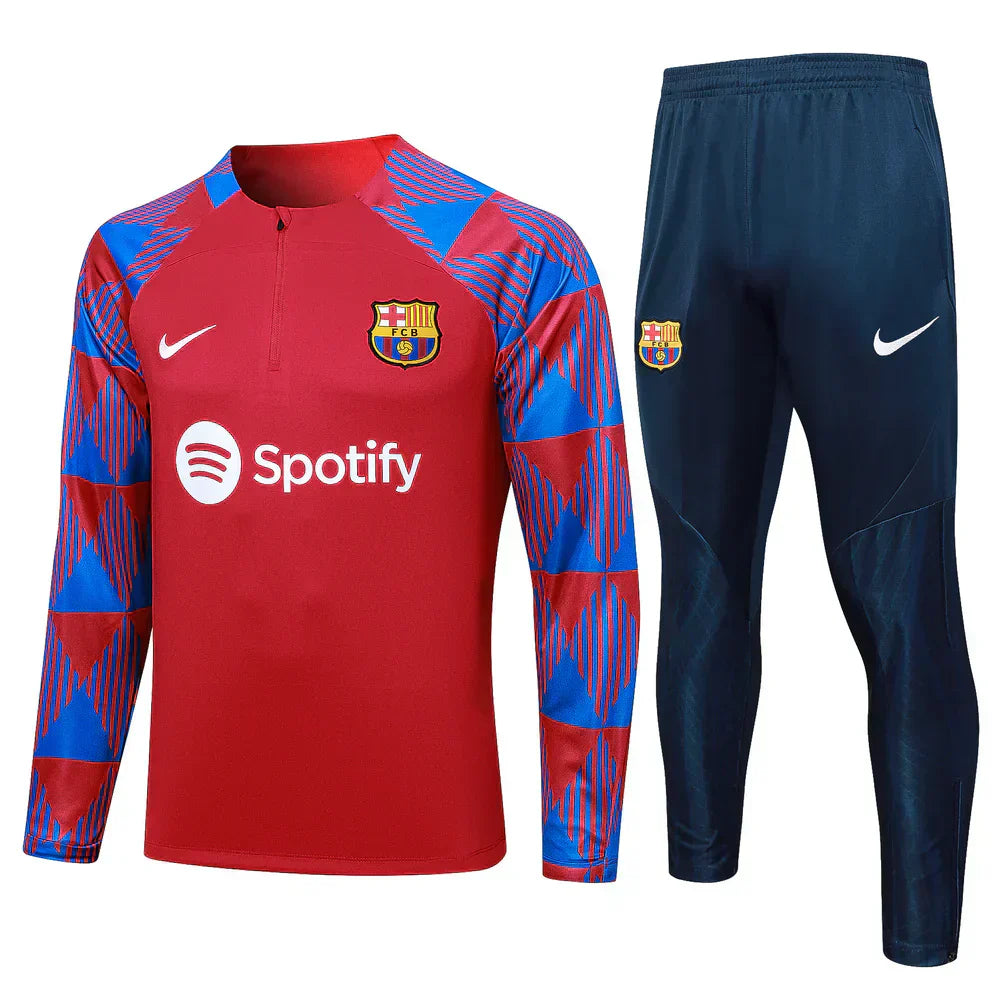 Tuta blu scuro e rossa del Barcellona