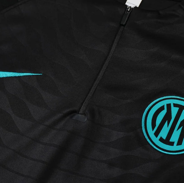 Tuta nera e blu dell'Inter