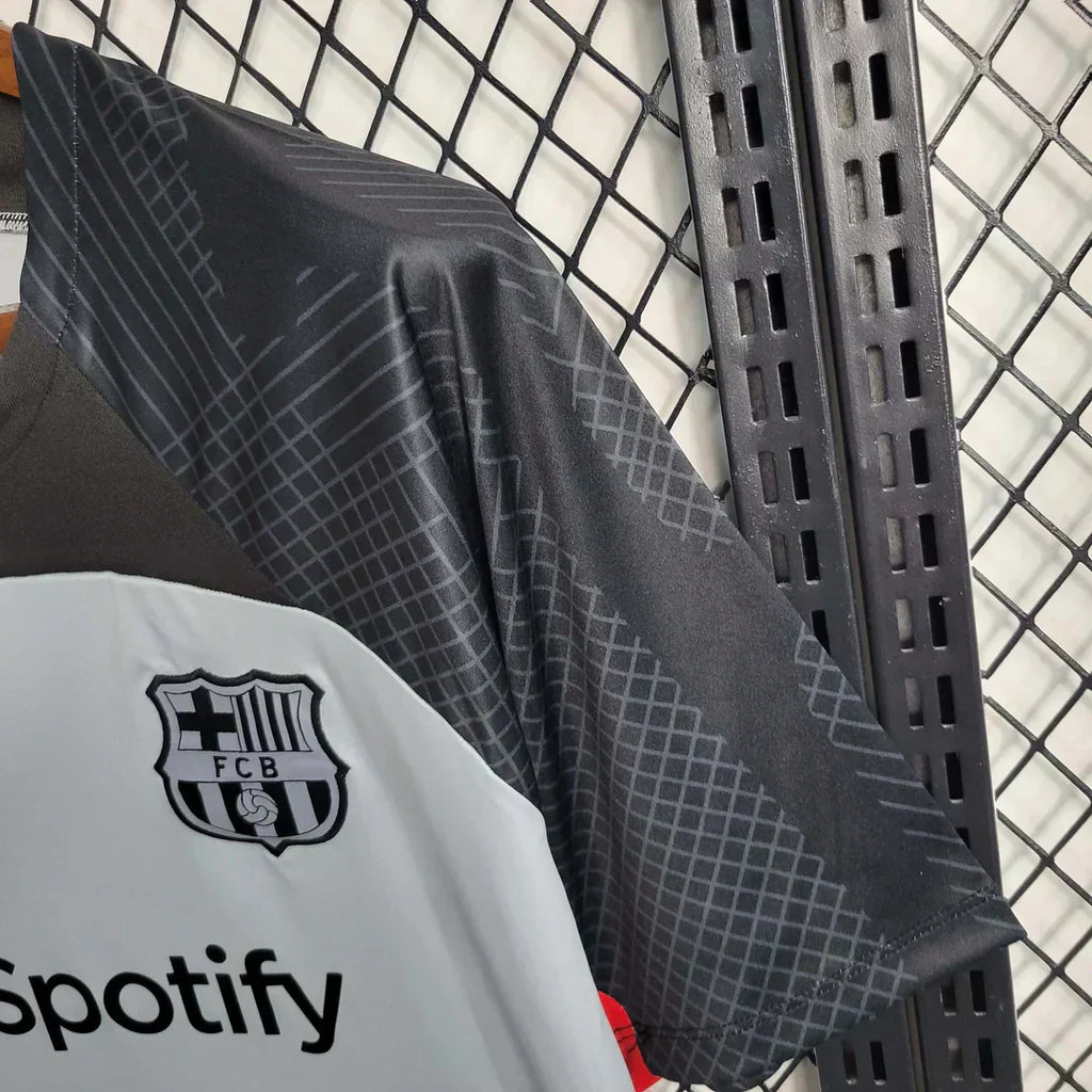 Kit da allenamento nero-grigio del Barcellona 2023/2024
