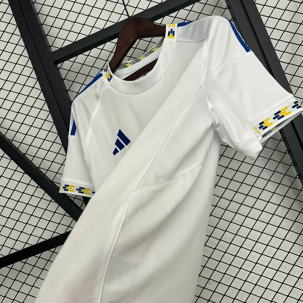 Kit locale Leeds United 2025/2026