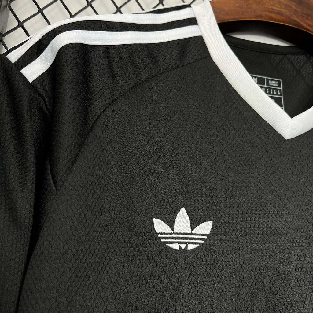 Kit alternativo da portiere dell'Arsenal 2024/2025
