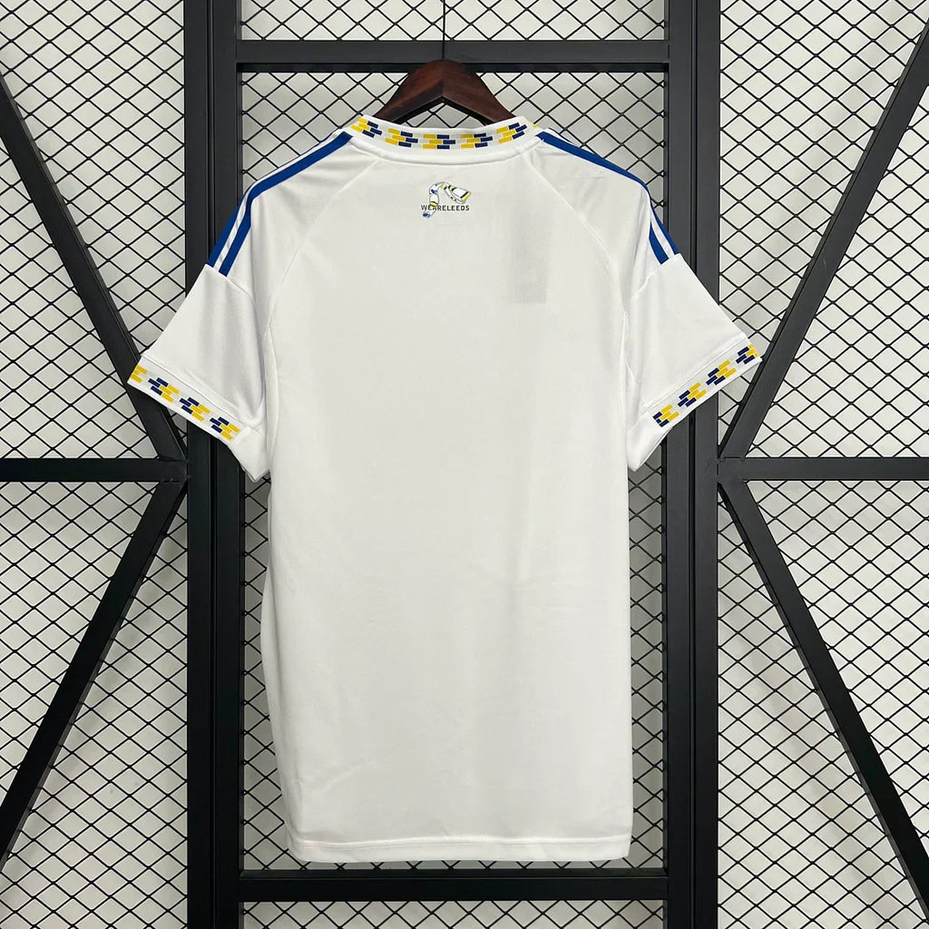Kit locale Leeds United 2025/2026