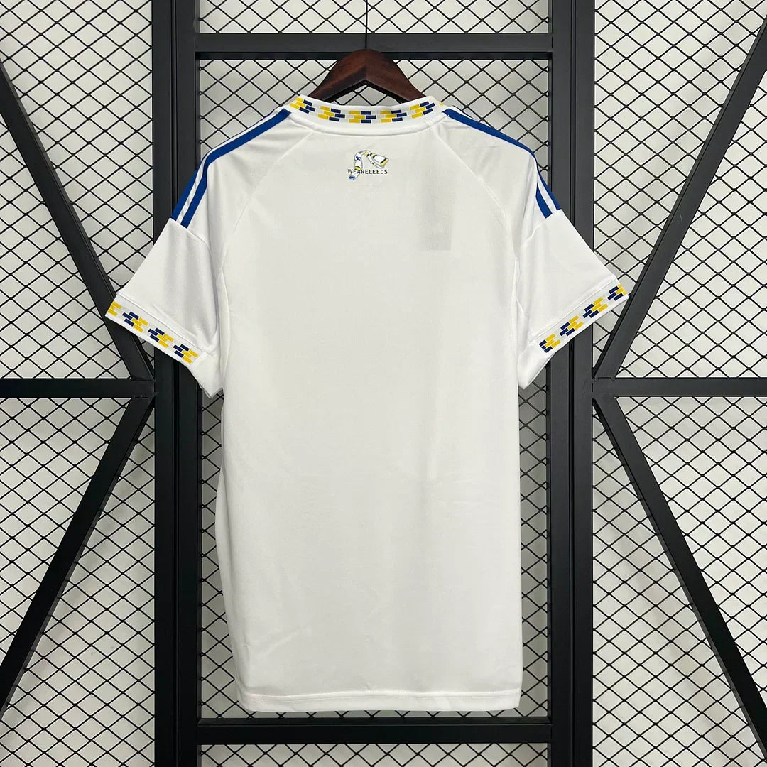 Kit locale Leeds United 2025/2026