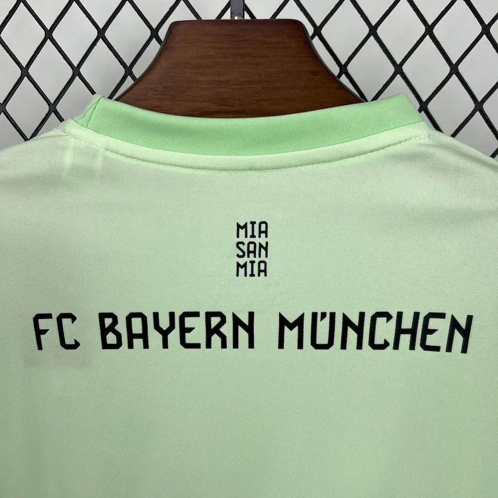 2025/2026 Kit da portiere verde Bayern Monaco per bambini