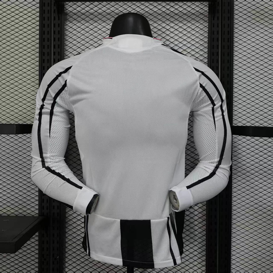 2025/2026 Juventus Home Long Sleeve Kit