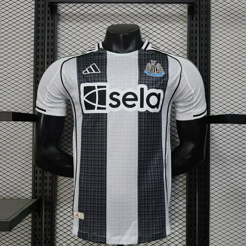 Kit Locale Newcastle United 2025/2026