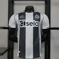 Kit Locale Newcastle United 2025/2026