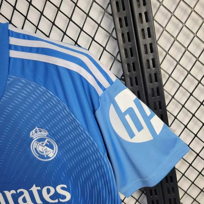 Divisa da portiere del Real Madrid 2025/2026