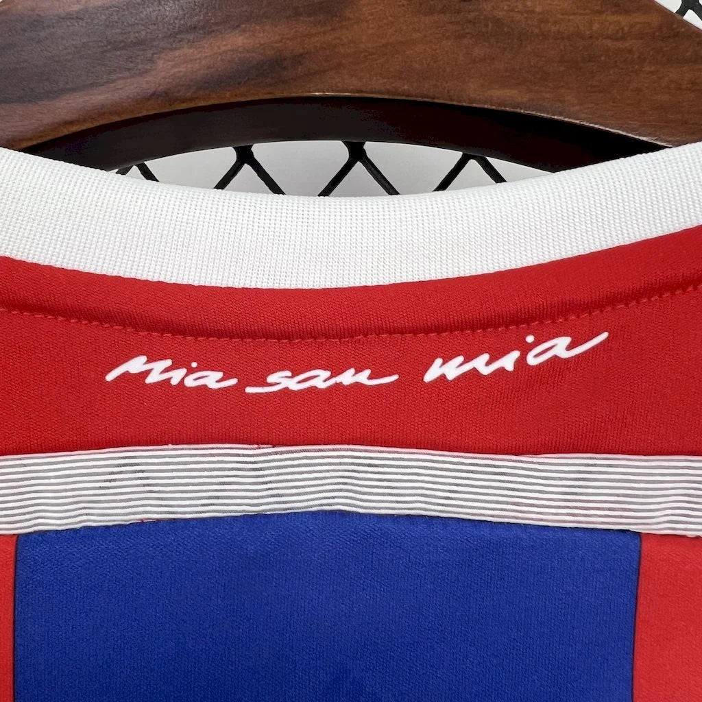 2014-2015 Maglia retrò del Bayern Monaco (versione Home)