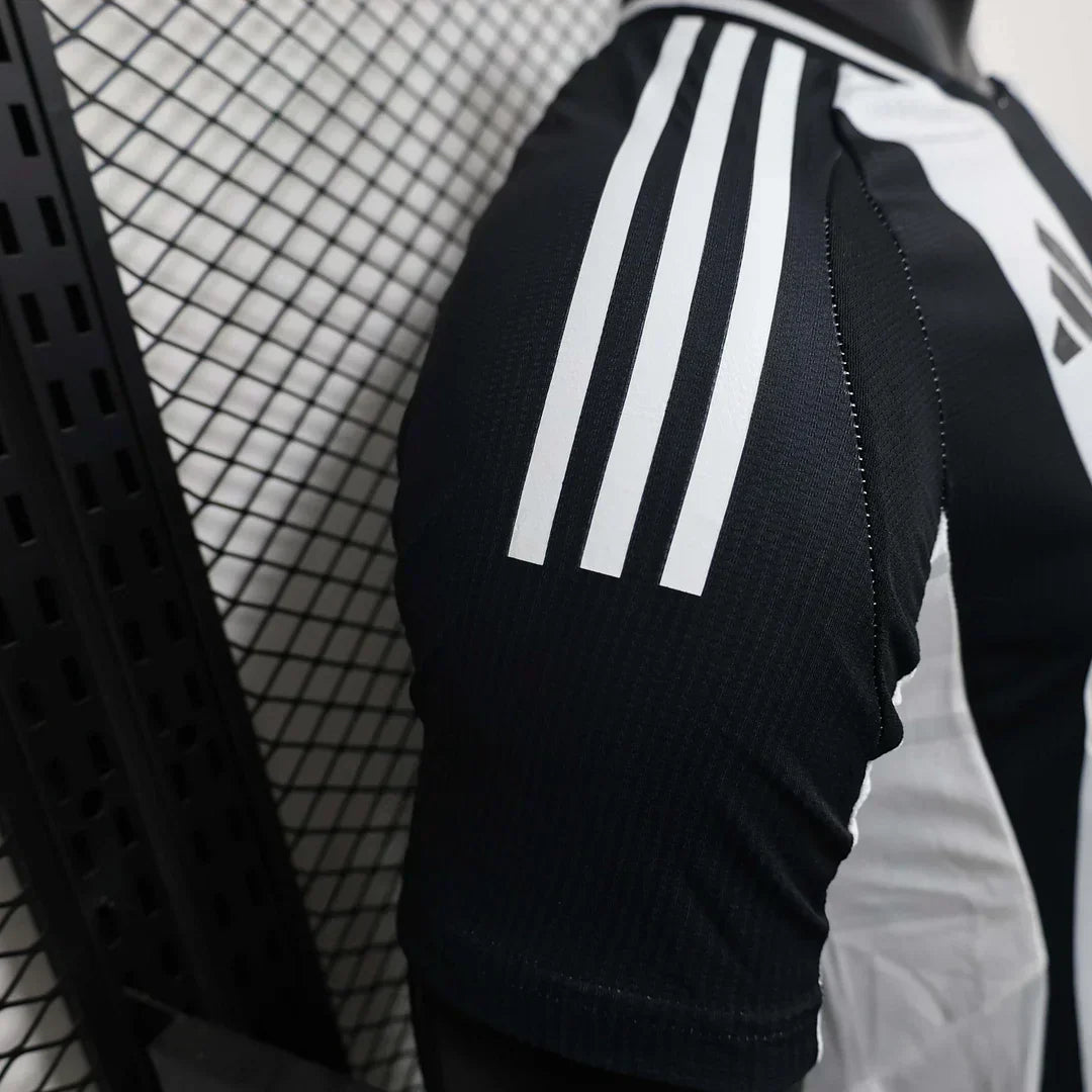 2024/2025 Divisa Locale Newcastle United